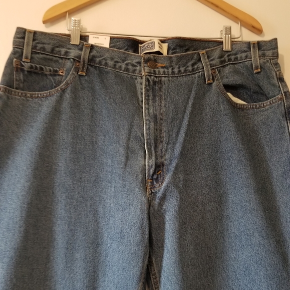 LEVI'S SIZE 42 MENS' TROUSERS - Picture 4 of 7